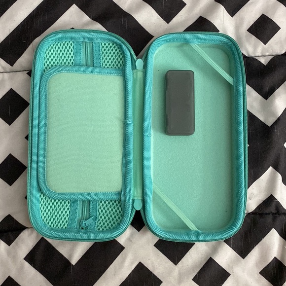 Nintendo Switch Case w Xtra Game Holder - Picture 2 of 4